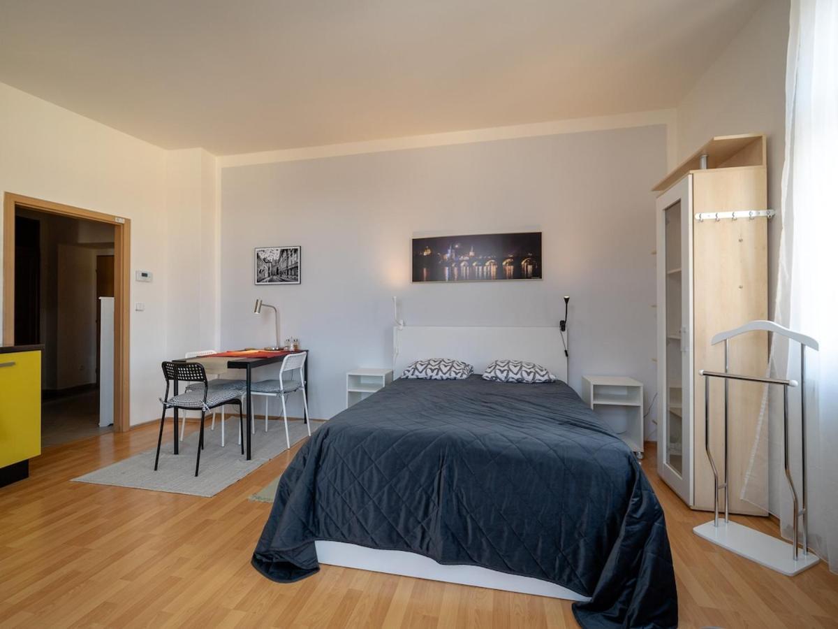 Comfortable In 8 - Liben * Praga