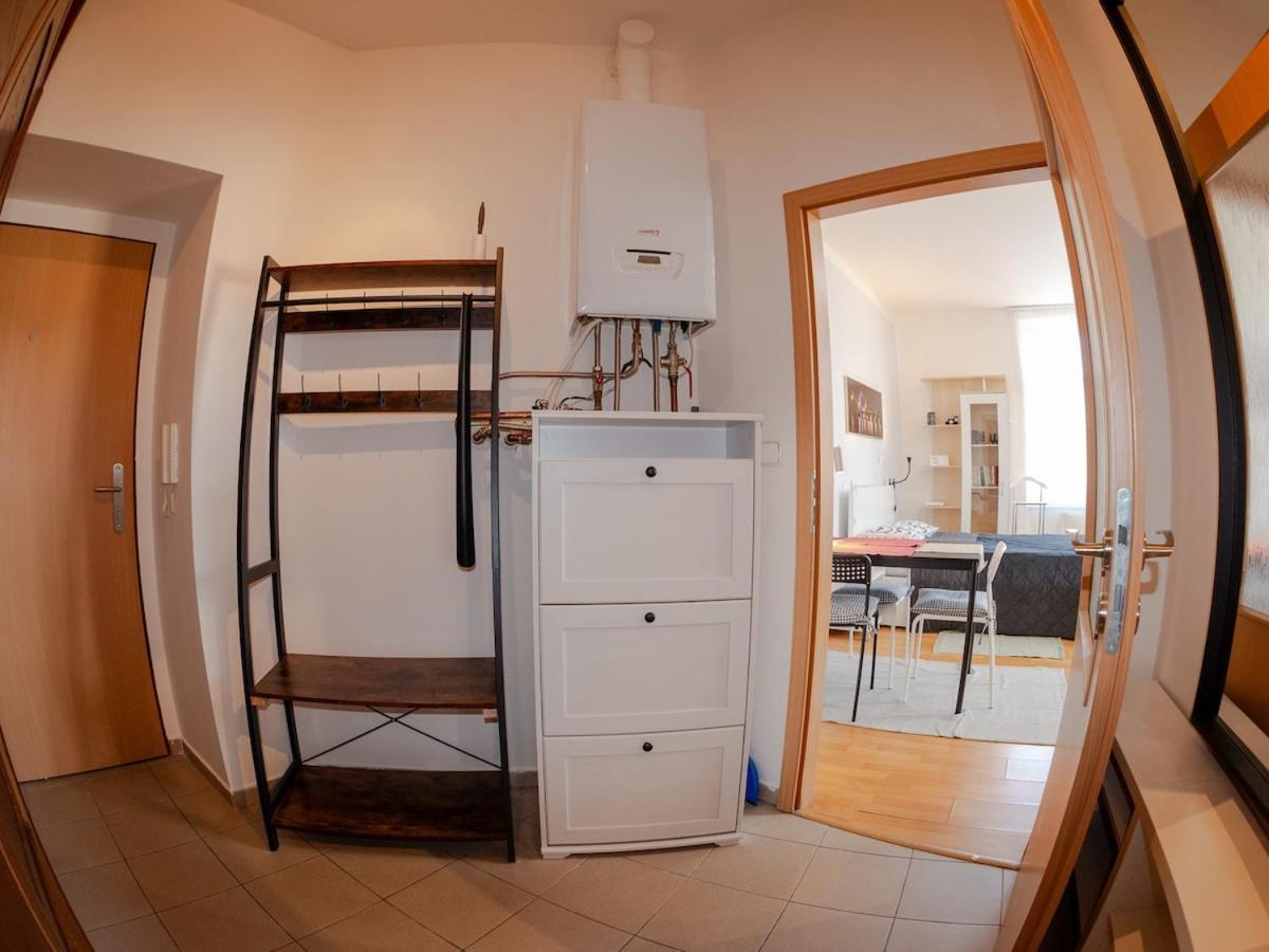 Comfortable In 8 - Liben Appartamento Praga